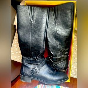 Kenneth Cole tall boots